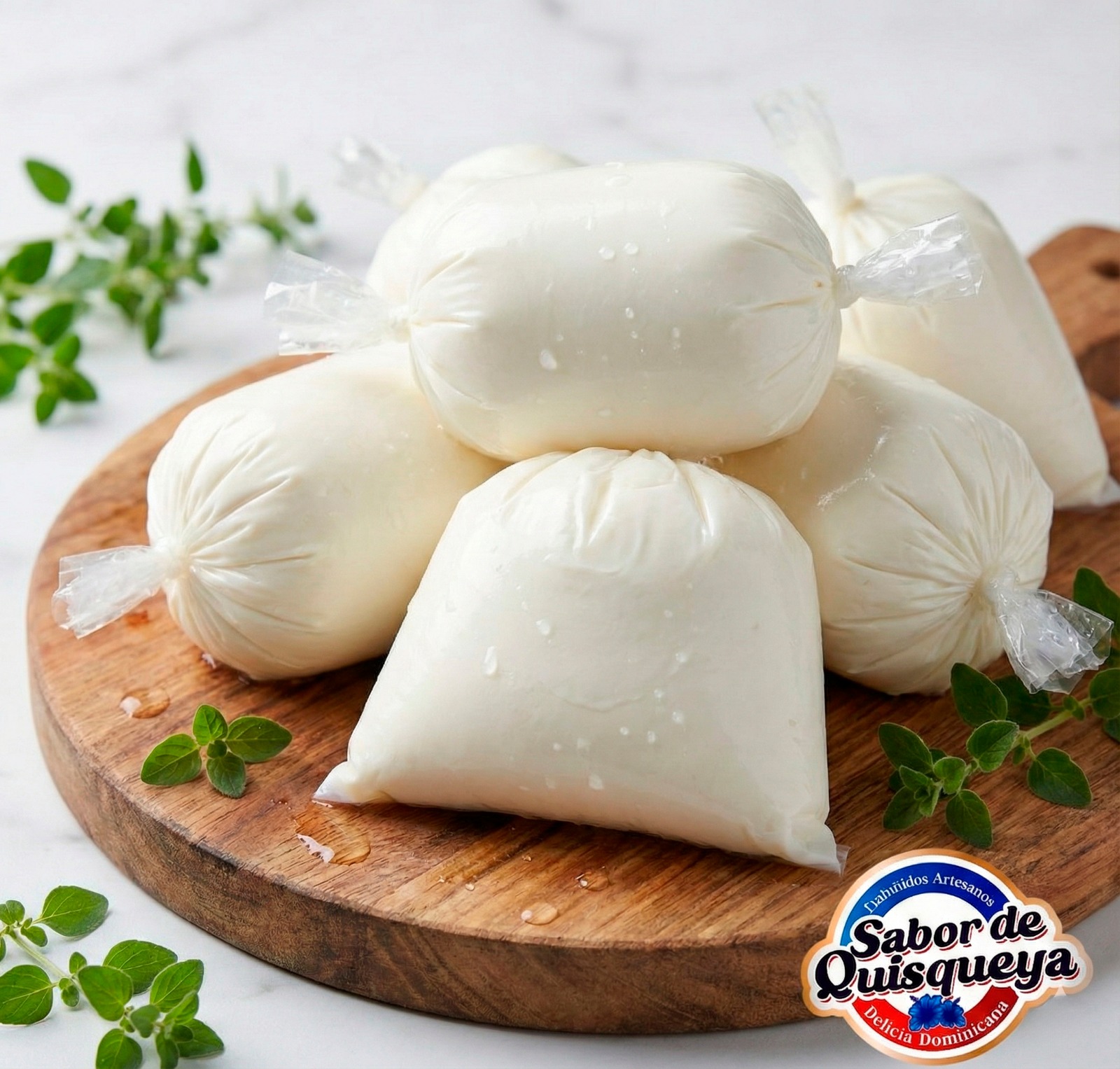 Queso fresco dominicano en bolsas atadas